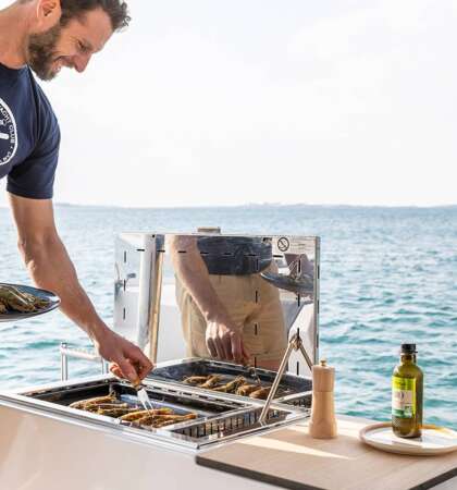 Aura-51-Fountaine-Pajot-Sailing-Catamarans-Interior-05