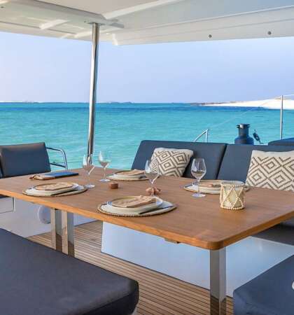 Aura-51-Fountaine-Pajot-Sailing-Catamarans-Interior-06