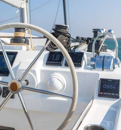 Aura-51-Fountaine-Pajot-Sailing-Catamarans-Interior-17