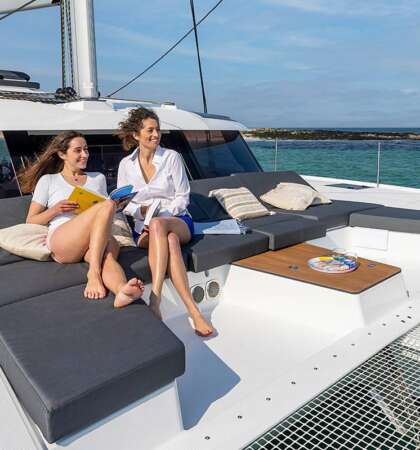 Aura-51-Fountaine-Pajot-Sailing-Catamarans-Interior-22