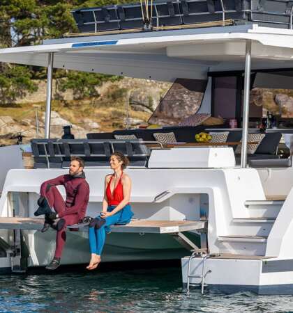 Aura-51-Fountaine-Pajot-Sailing-Catamarans-Interior-24