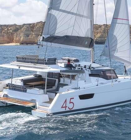 Elba-45-Fountaine-Pajot-Sailing-Catamarans-Exterior-03