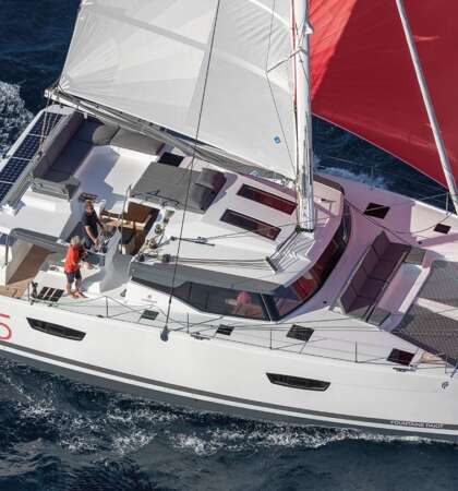 Elba-45-Fountaine-Pajot-Sailing-Catamarans-Exterior-05