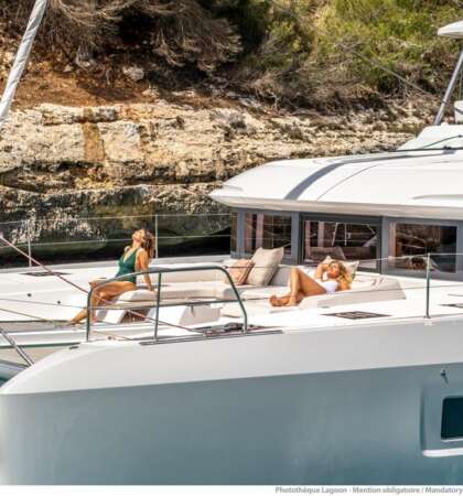LAGOON-55-CATAMARANS-BARCELONA-13