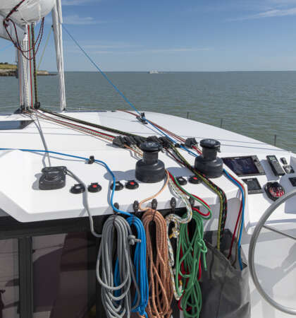 Banque images Neel 47 – Intérieur et mouillage