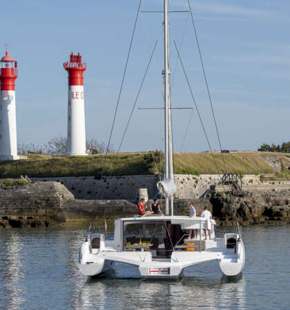 Banque images Neel 47 – Intérieur et mouillage