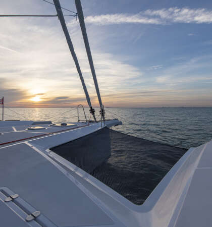 Banque images Neel 47 – Intérieur et mouillage