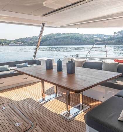 Samana-59-Fountaine-Pajot-Sailing-Catamarans-Interior-01