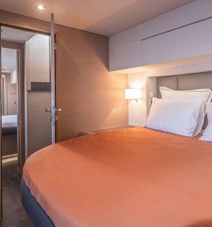 Samana-59-Fountaine-Pajot-Sailing-Catamarans-Interior-12