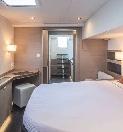 Samana-59-Fountaine-Pajot-Sailing-Catamarans-Interior-14