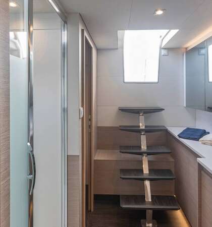 Samana-59-Fountaine-Pajot-Sailing-Catamarans-Interior-16