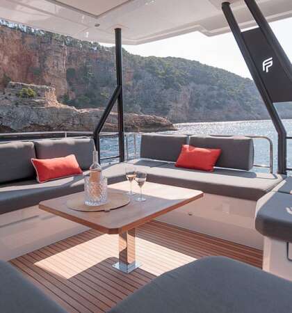 Samana-59-Fountaine-Pajot-Sailing-Catamarans-Interior-17