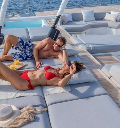 Thira-80-Fountaine-Pajot-Sailing-Catamarans-Exterior-23-min