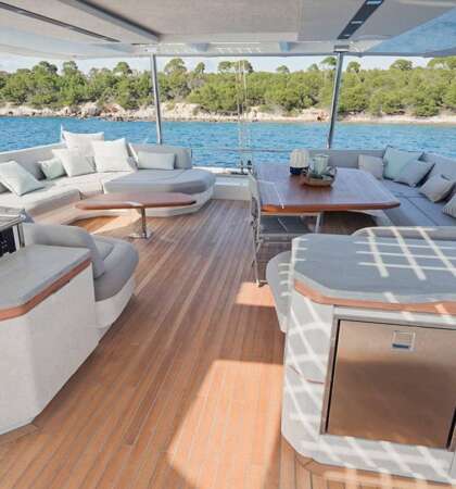 Thira-80-Fountaine-Pajot-Sailing-Catamarans-Exterior-27-min