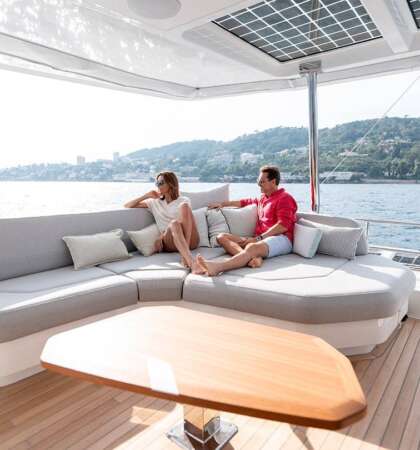 Thira-80-Fountaine-Pajot-Sailing-Catamarans-Exterior-30-min