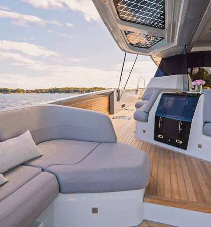 Thira-80-Fountaine-Pajot-Sailing-Catamarans-Exterior-31-min (1)